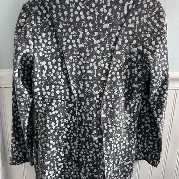 Lynn Ritchie Silver Chic Gray Patterned Women's Pantsuit. Size small - Picture 5 of 11